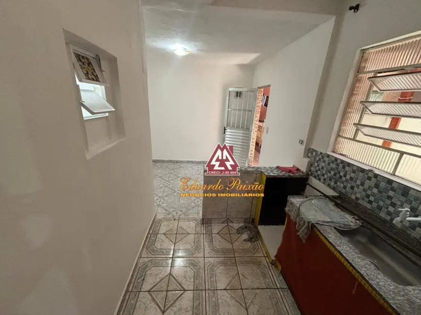 Casa com 2 quartos para alugar, 60m2 em Parque Santo Antônio, Guarulhos - SP - imagem 5 Foto 5 de Casa com 2 quartos para alugar, 60m2 em Parque Santo Antônio, Guarulhos - SP