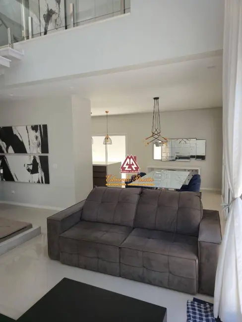 Foto 3 de Casa de Condomínio com 3 quartos à venda, 360m2 em Aruja - SP