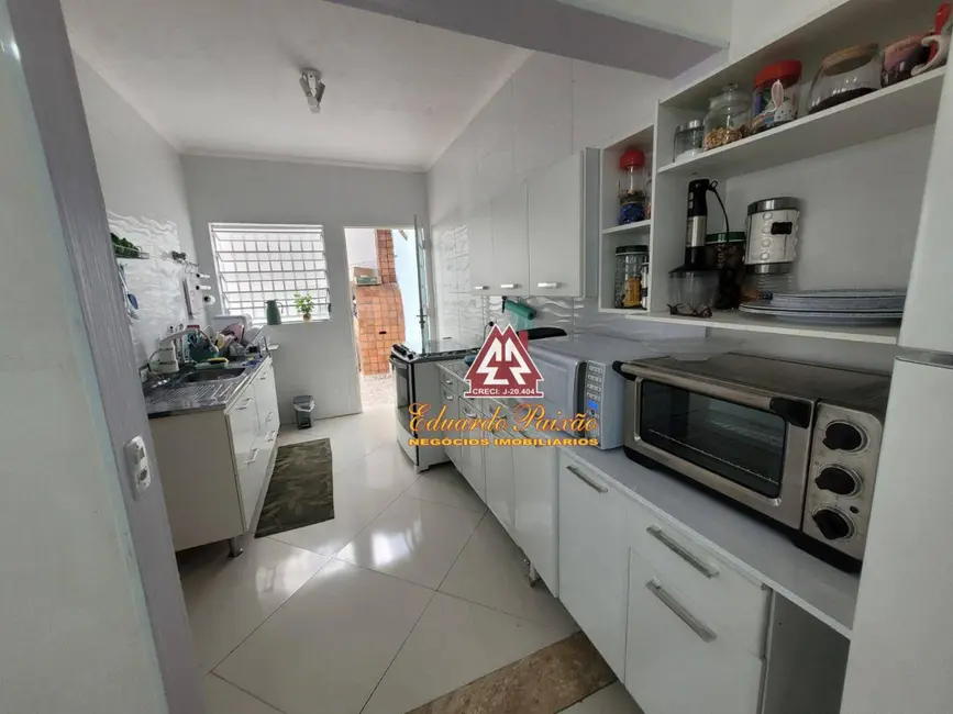 Sobrado com 3 quartos à venda, 161m2 em Jardim Rosa de Franca, Guarulhos - SP - imagem 7 Foto 7 de Sobrado com 3 quartos à venda, 161m2 em Jardim Rosa de Franca, Guarulhos - SP