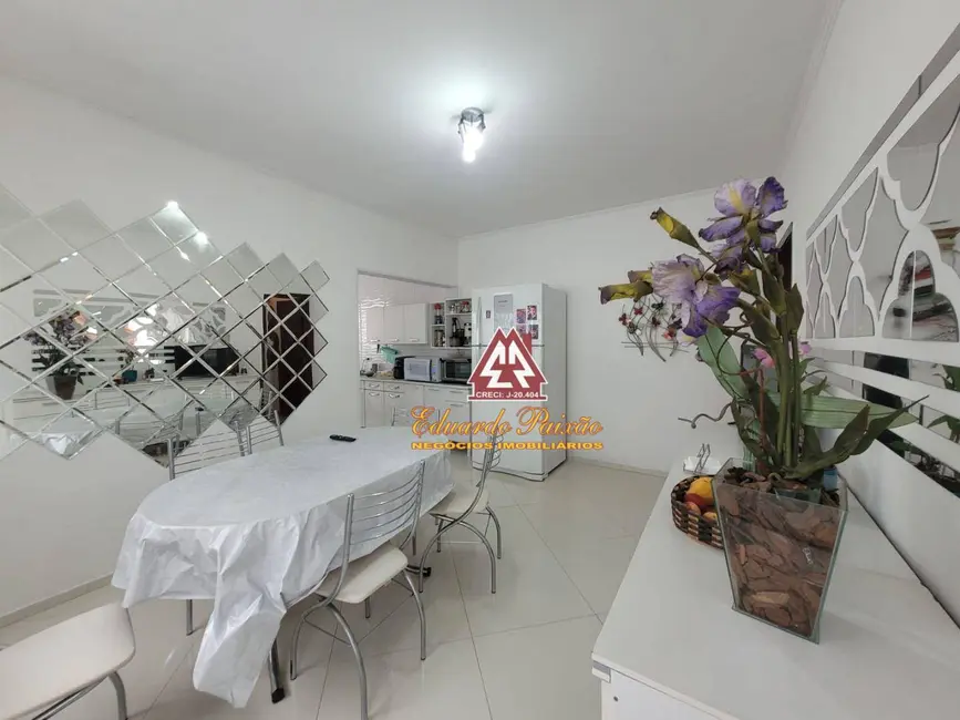 Sobrado com 3 quartos à venda, 161m2 em Jardim Rosa de Franca, Guarulhos - SP - imagem 3 Foto 3 de Sobrado com 3 quartos à venda, 161m2 em Jardim Rosa de Franca, Guarulhos - SP