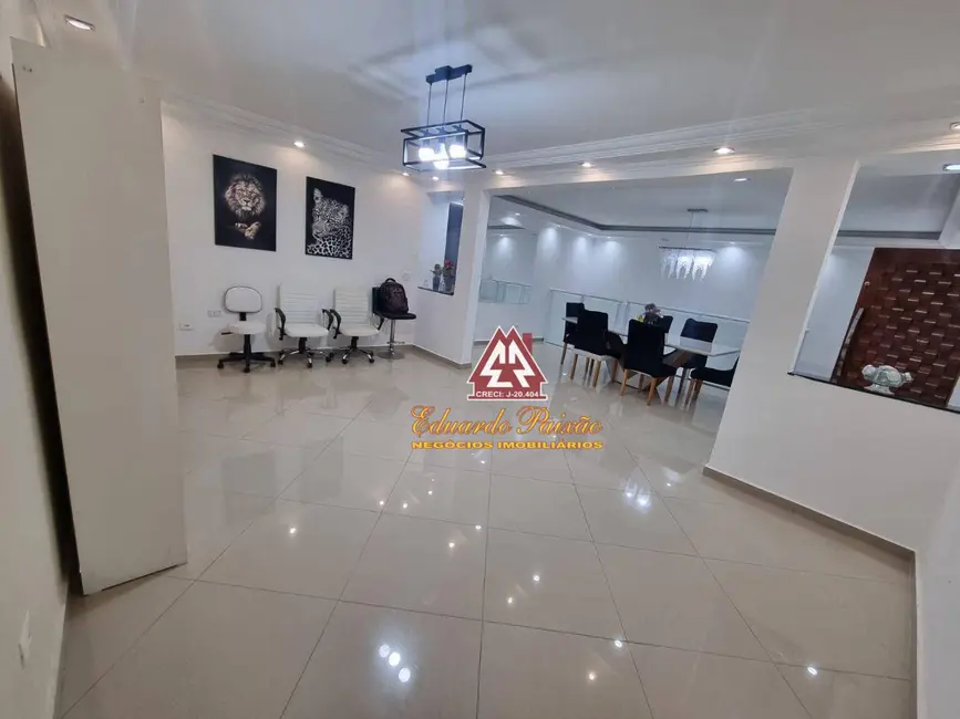 Foto 2 de Sobrado com 5 quartos à venda, 250m2 em Jardim Adriana, Guarulhos - SP