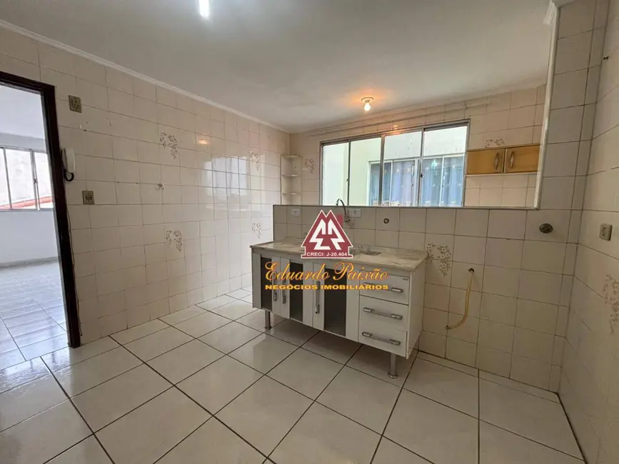 Foto 3 de Apartamento com 2 quartos para alugar, 70m2 em Jardim Terezópolis, Guarulhos - SP