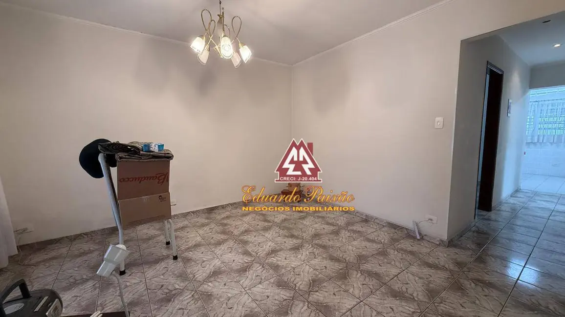 Foto 2 de Casa com 2 quartos à venda, 300m2 em Vila Nilo, São Paulo - SP