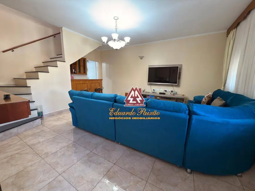 Sobrado com 3 quartos à venda, 160m2 em Jardim Rosa de Franca, Guarulhos - SP - imagem 3 Foto 3 de Sobrado com 3 quartos à venda, 160m2 em Jardim Rosa de Franca, Guarulhos - SP