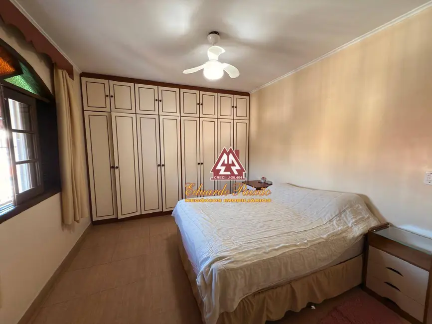 Sobrado com 3 quartos à venda, 160m2 em Jardim Rosa de Franca, Guarulhos - SP - imagem 9 Foto 9 de Sobrado com 3 quartos à venda, 160m2 em Jardim Rosa de Franca, Guarulhos - SP