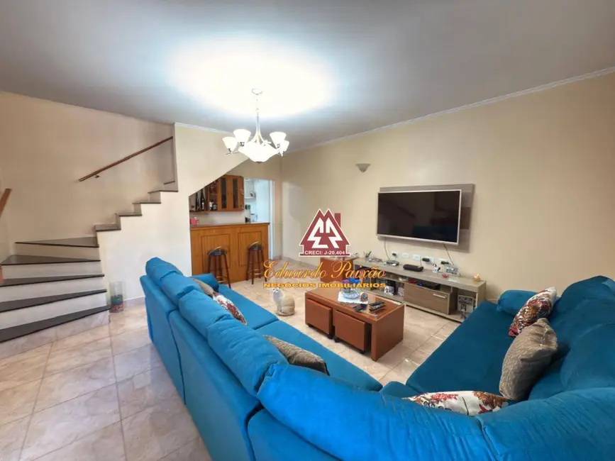 Sobrado com 3 quartos à venda, 160m2 em Jardim Rosa de Franca, Guarulhos - SP - imagem 4 Foto 4 de Sobrado com 3 quartos à venda, 160m2 em Jardim Rosa de Franca, Guarulhos - SP