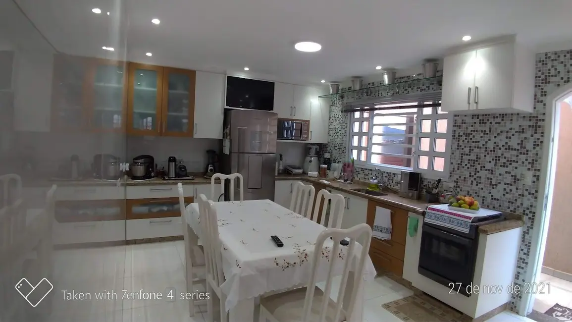 Sobrado com 3 quartos à venda, 177m2 em Parque Continental I, Guarulhos - SP - imagem 8 Foto 8 de Sobrado com 3 quartos à venda, 177m2 em Parque Continental I, Guarulhos - SP