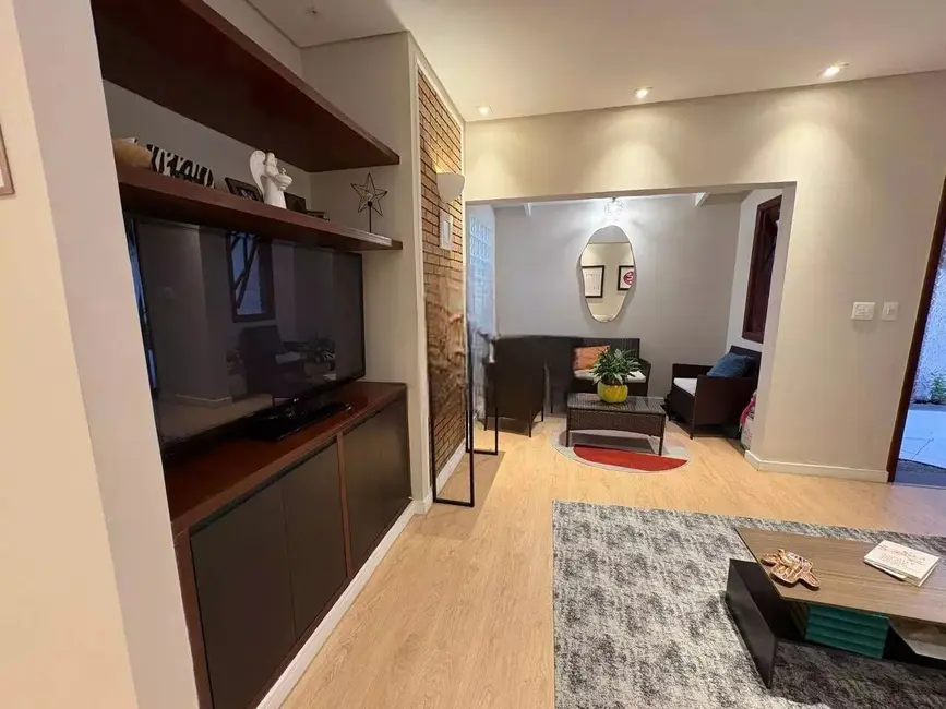 Foto 3 de Casa com 2 quartos à venda, 118m2 em Vila Galvão, Guarulhos - SP