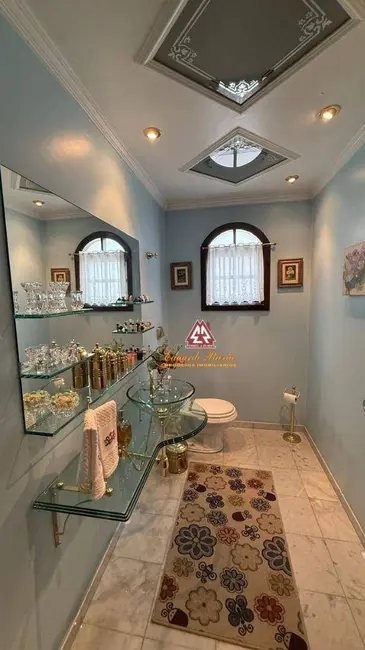Sobrado com 4 quartos à venda, 240m2 em Jardim Barbosa, Guarulhos - SP - imagem 9 Foto 9 de Sobrado com 4 quartos à venda, 240m2 em Jardim Barbosa, Guarulhos - SP