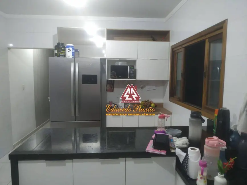 Sobrado com 3 quartos à venda, 125m2 em Jardim Bela Vista, Guarulhos - SP - imagem 5 Foto 5 de Sobrado com 3 quartos à venda, 125m2 em Jardim Bela Vista, Guarulhos - SP