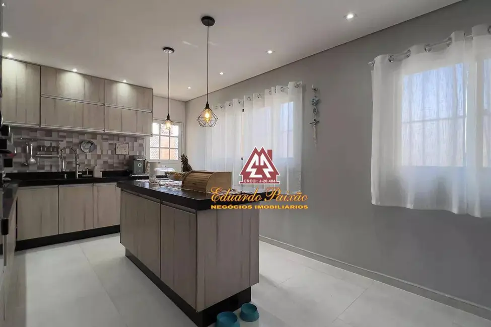 Foto 3 de Sobrado com 3 quartos à venda e para alugar, 150m2 em Jardim Santa Mena, Guarulhos - SP