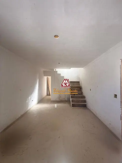 Foto 2 de Sobrado com 3 quartos à venda, 180m2 em Jardim Santa Clara, Guarulhos - SP