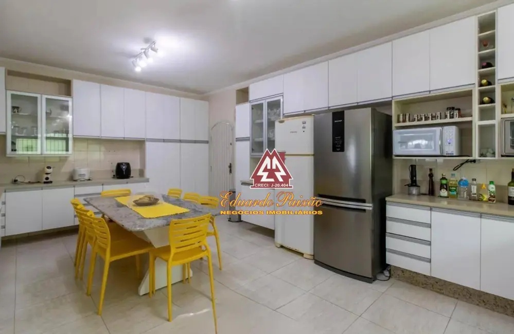 Foto 8 de Casa com 3 quartos à venda, 300m2 em Jardim Bom Clima, Guarulhos - SP