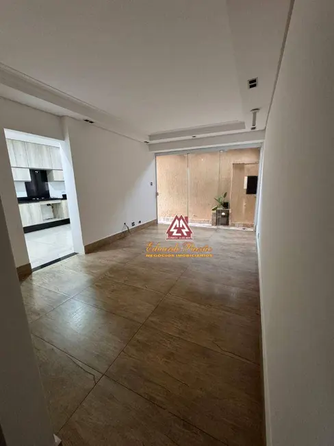 Foto 5 de Casa com 2 quartos para alugar, 170m2 em Jardim Tranqüilidade, Guarulhos - SP