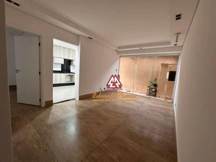 Foto 3 de Casa com 2 quartos para alugar, 170m2 em Jardim Tranqüilidade, Guarulhos - SP
