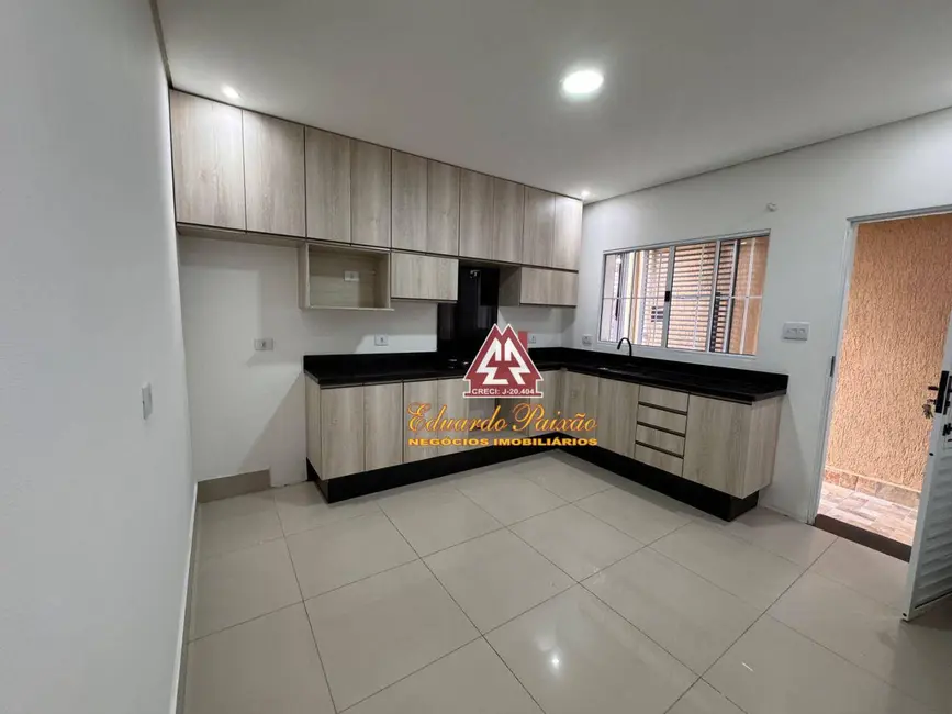 Foto 9 de Casa com 2 quartos para alugar, 170m2 em Jardim Tranqüilidade, Guarulhos - SP
