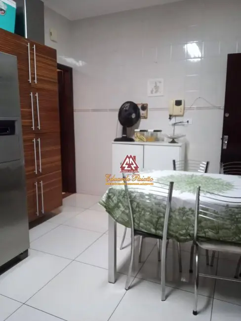 Foto 8 de Sobrado com 3 quartos à venda, 257m2 em Vila Augusta, Guarulhos - SP