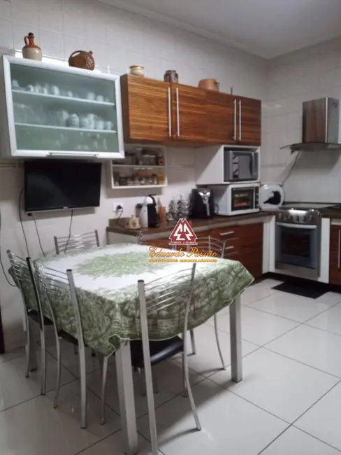 Foto 9 de Sobrado com 3 quartos à venda, 257m2 em Vila Augusta, Guarulhos - SP