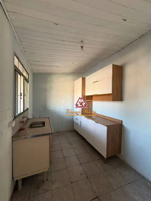 Casa com 2 quartos para alugar, 175m2 em Parque Santo Antônio, Guarulhos - SP - imagem 4 Foto 4 de Casa com 2 quartos para alugar, 175m2 em Parque Santo Antônio, Guarulhos - SP