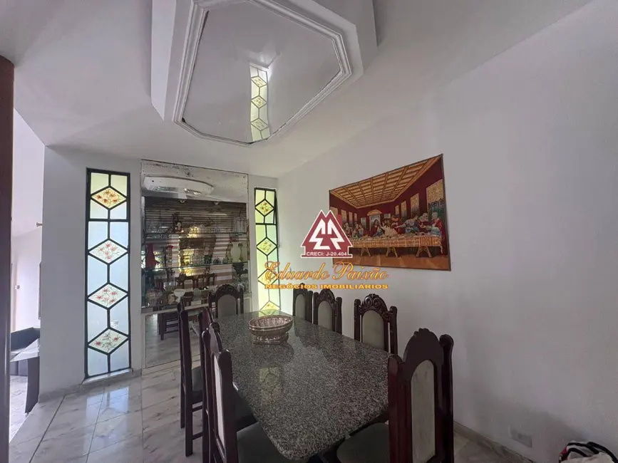 Sobrado com 4 quartos para alugar, 300m2 em Vila Galvão, Guarulhos - SP - imagem 6 Foto 6 de Sobrado com 4 quartos para alugar, 300m2 em Vila Galvão, Guarulhos - SP