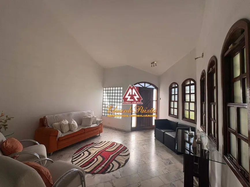 Sobrado com 4 quartos para alugar, 300m2 em Vila Galvão, Guarulhos - SP - imagem 3 Foto 3 de Sobrado com 4 quartos para alugar, 300m2 em Vila Galvão, Guarulhos - SP