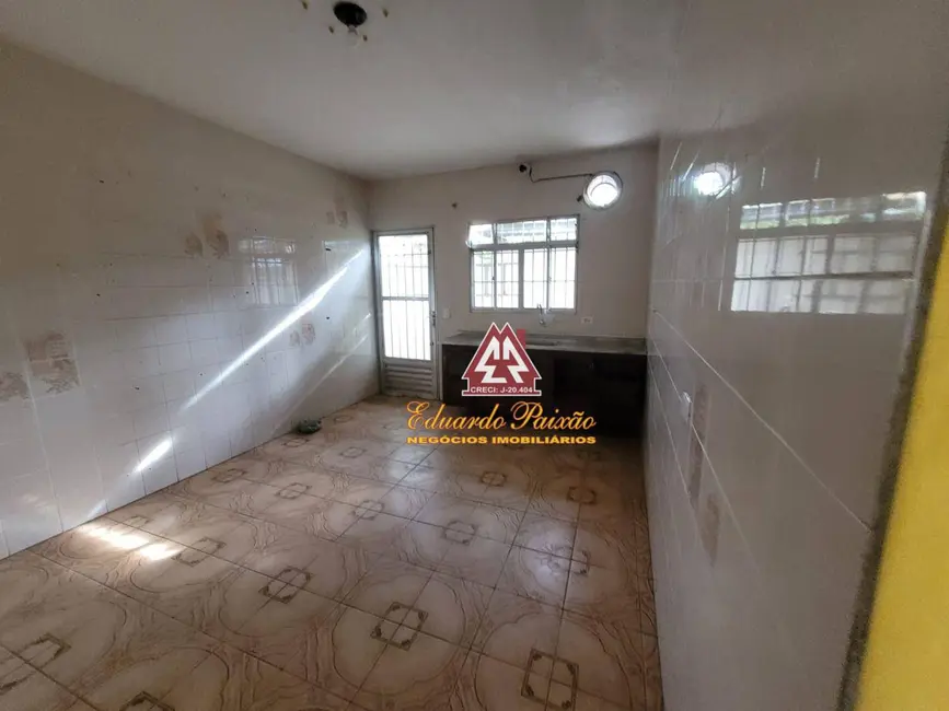 Sobrado com 2 quartos à venda, 125m2 em Jardim Santa Bárbara, Guarulhos - SP - imagem 3 Foto 3 de Sobrado com 2 quartos à venda, 125m2 em Jardim Santa Bárbara, Guarulhos - SP