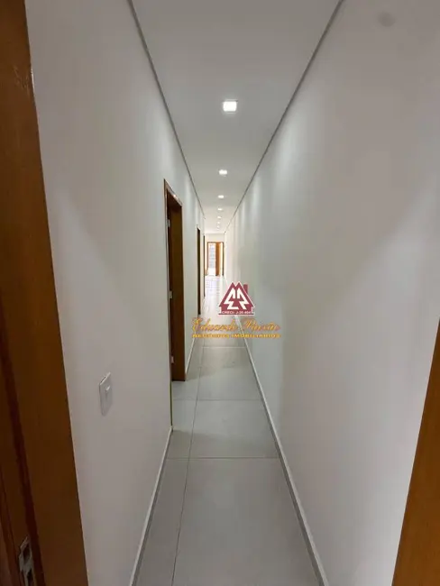 Casa com 3 quartos à venda, 150m2 em Aruja - SP - imagem 3 Foto 3 de Casa com 3 quartos à venda, 150m2 em Aruja - SP