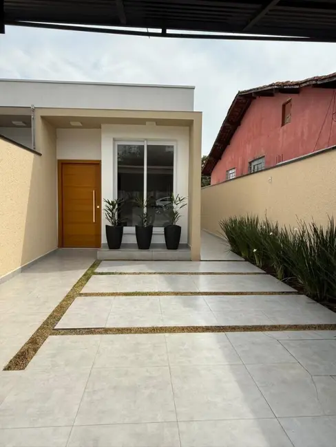 Foto 2 de Casa com 3 quartos à venda, 150m2 em Aruja - SP