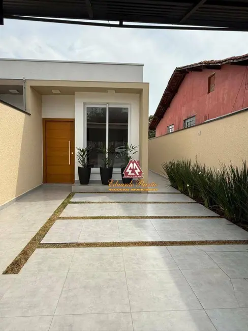 Foto 2 de Casa com 3 quartos à venda, 150m2 em Aruja - SP