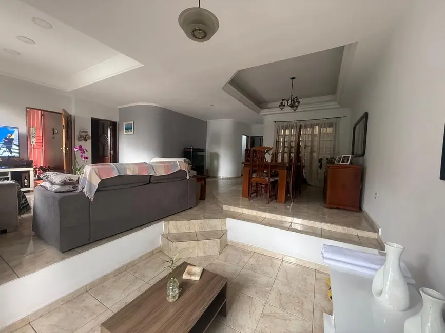 Sobrado com 3 quartos à venda, 230m2 em Macedo, Guarulhos - SP - imagem 6 Foto 6 de Sobrado com 3 quartos à venda, 230m2 em Macedo, Guarulhos - SP