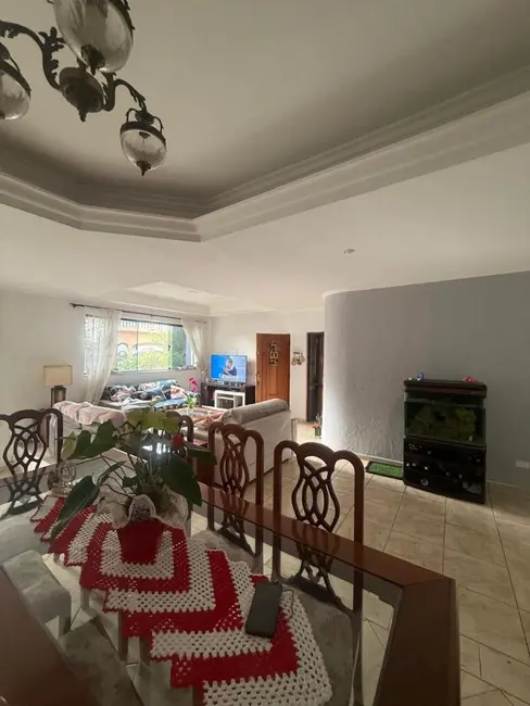Sobrado com 3 quartos à venda, 230m2 em Macedo, Guarulhos - SP - imagem 8 Foto 8 de Sobrado com 3 quartos à venda, 230m2 em Macedo, Guarulhos - SP