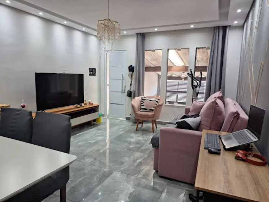 Sobrado com 3 quartos à venda, 79m2 em Jardim Santa Clara, Guarulhos - SP - imagem 3 Foto 3 de Sobrado com 3 quartos à venda, 79m2 em Jardim Santa Clara, Guarulhos - SP