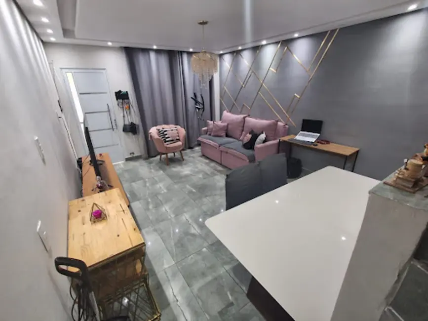 Sobrado com 3 quartos à venda, 79m2 em Jardim Santa Clara, Guarulhos - SP - imagem 2 Foto 2 de Sobrado com 3 quartos à venda, 79m2 em Jardim Santa Clara, Guarulhos - SP