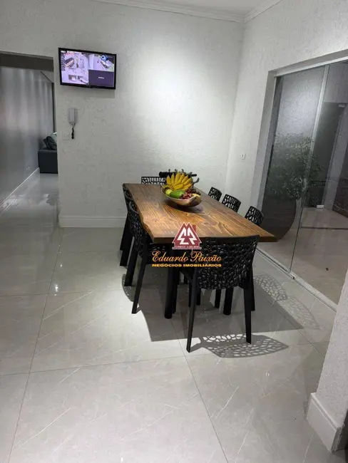 Sobrado com 4 quartos à venda, 175m2 em Jardim Vila Galvão, Guarulhos - SP - imagem 9 Foto 9 de Sobrado com 4 quartos à venda, 175m2 em Jardim Vila Galvão, Guarulhos - SP
