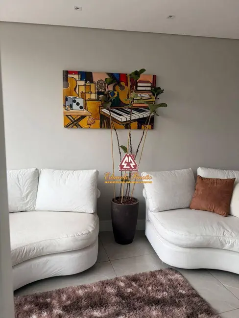 Sobrado com 4 quartos à venda, 175m2 em Jardim Vila Galvão, Guarulhos - SP - imagem 7 Foto 7 de Sobrado com 4 quartos à venda, 175m2 em Jardim Vila Galvão, Guarulhos - SP