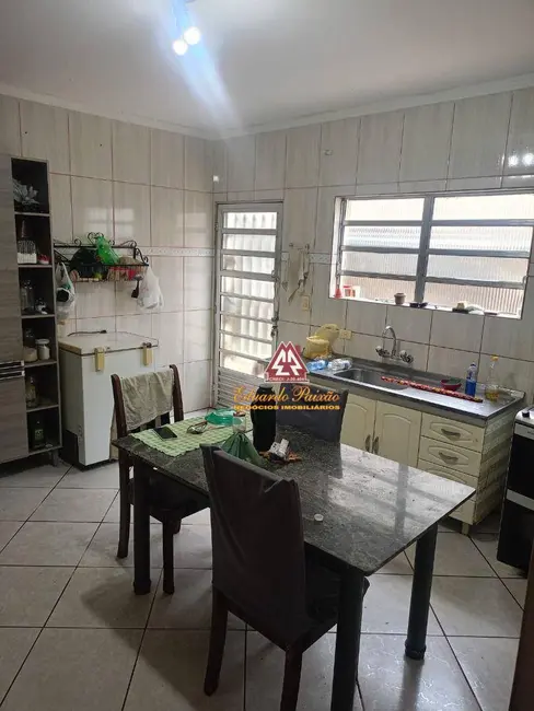 Foto 6 de Sobrado com 3 quartos à venda, 180m2 em Parque Primavera, Guarulhos - SP