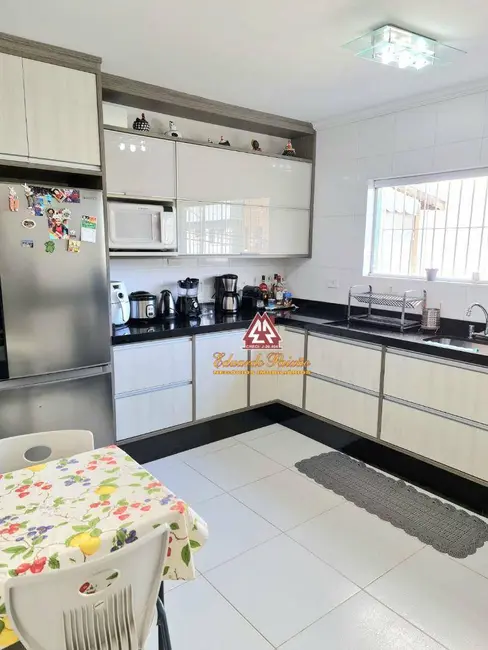 Foto 3 de Sobrado com 3 quartos à venda, 195m2 em Vila Galvão, Guarulhos - SP