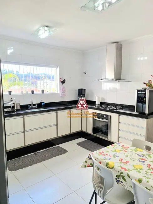 Foto 4 de Sobrado com 3 quartos à venda, 195m2 em Vila Galvão, Guarulhos - SP