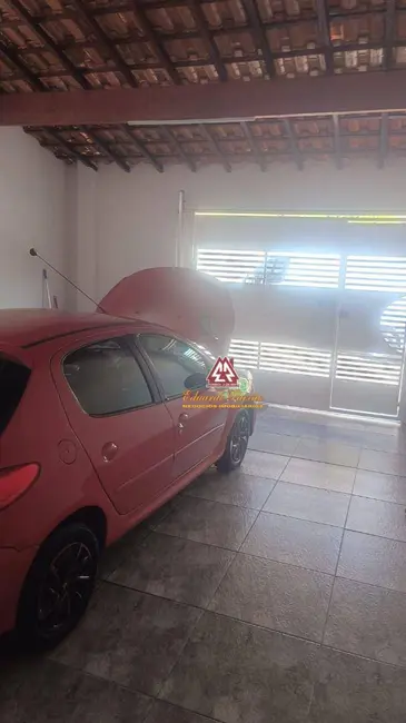Casa com 2 quartos à venda, 125m2 em Guararema - SP - imagem 3 Foto 3 de Casa com 2 quartos à venda, 125m2 em Guararema - SP