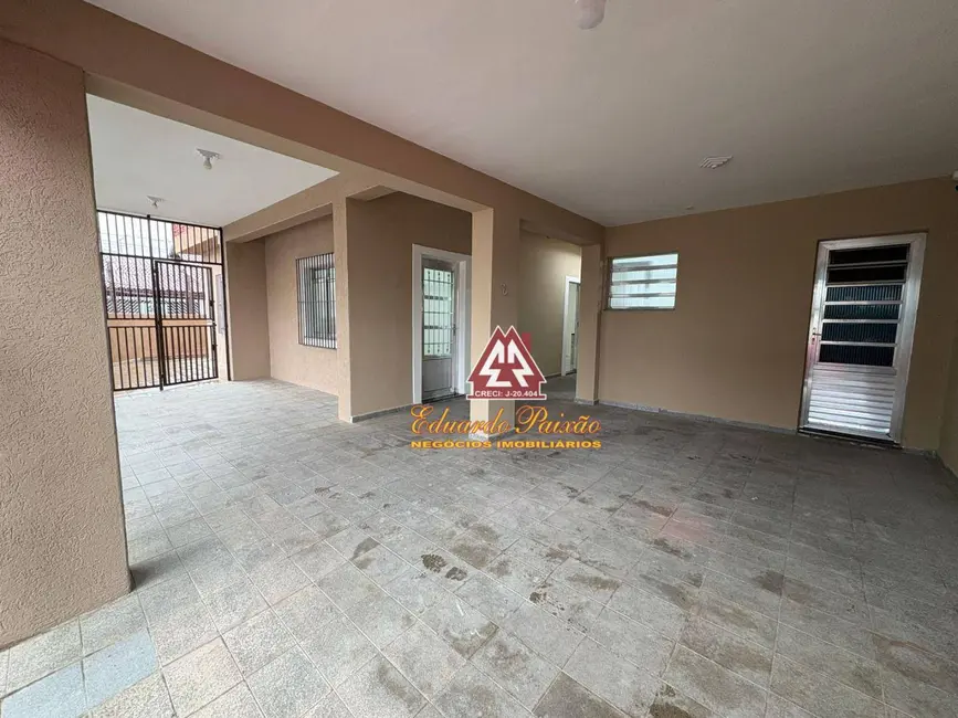 Foto 1 de Casa com 2 quartos para alugar, 250m2 em Jardim Terezópolis, Guarulhos - SP