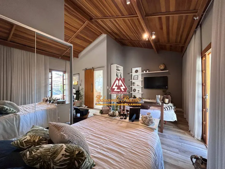 Sobrado com 3 quartos à venda, 300m2 em Jardim Vila Galvão, Guarulhos - SP - imagem 2 Foto 2 de Sobrado com 3 quartos à venda, 300m2 em Jardim Vila Galvão, Guarulhos - SP