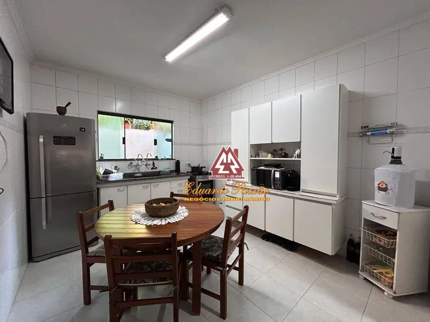 Sobrado com 3 quartos à venda, 300m2 em Jardim Vila Galvão, Guarulhos - SP - imagem 5 Foto 5 de Sobrado com 3 quartos à venda, 300m2 em Jardim Vila Galvão, Guarulhos - SP