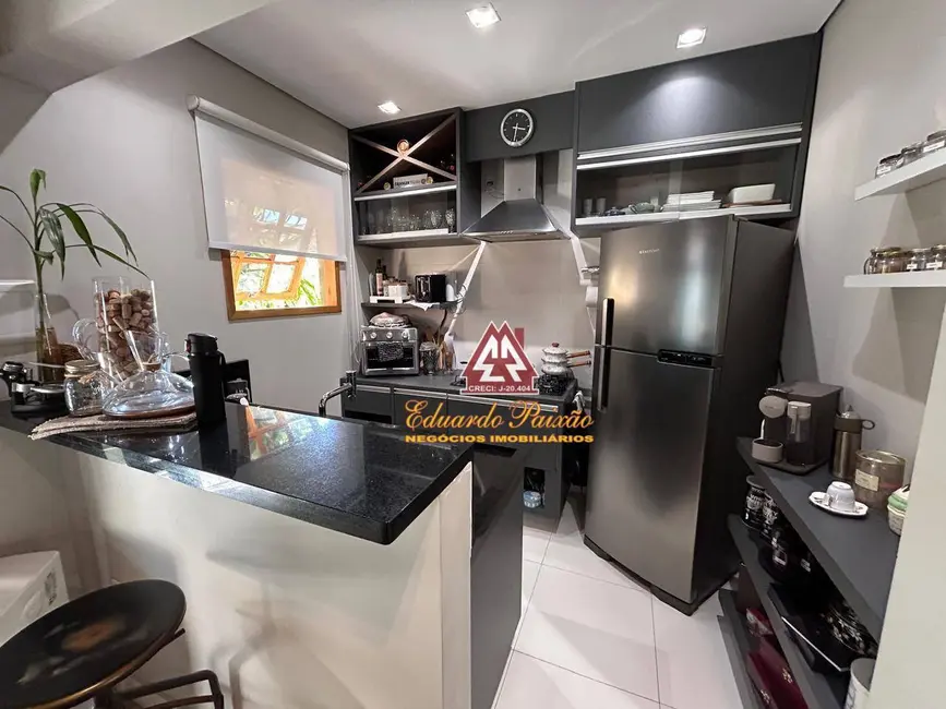 Sobrado com 3 quartos à venda, 300m2 em Jardim Vila Galvão, Guarulhos - SP - imagem 4 Foto 4 de Sobrado com 3 quartos à venda, 300m2 em Jardim Vila Galvão, Guarulhos - SP