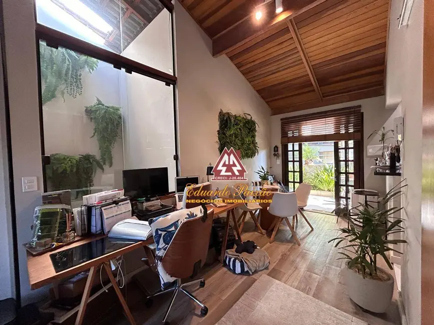 Sobrado com 3 quartos à venda, 300m2 em Jardim Vila Galvão, Guarulhos - SP - imagem 3 Foto 3 de Sobrado com 3 quartos à venda, 300m2 em Jardim Vila Galvão, Guarulhos - SP