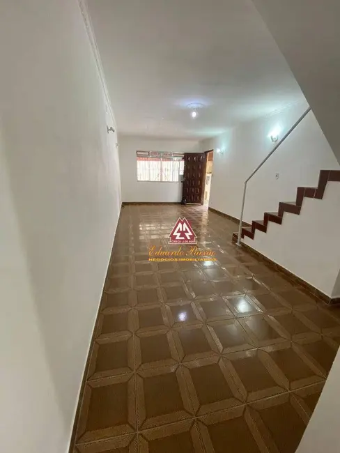 Sobrado com 2 quartos à venda, 125m2 em Jardim Aida, Guarulhos - SP - imagem 4 Foto 4 de Sobrado com 2 quartos à venda, 125m2 em Jardim Aida, Guarulhos - SP