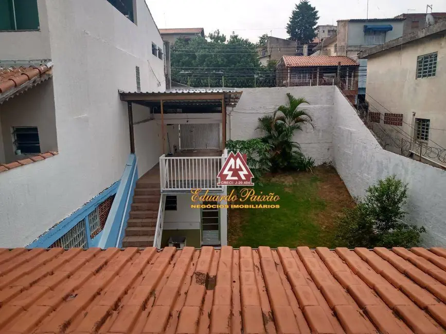 Sobrado com 2 quartos à venda, 250m2 em Jardim Santa Cecília, Guarulhos - SP - imagem 8 Foto 8 de Sobrado com 2 quartos à venda, 250m2 em Jardim Santa Cecília, Guarulhos - SP