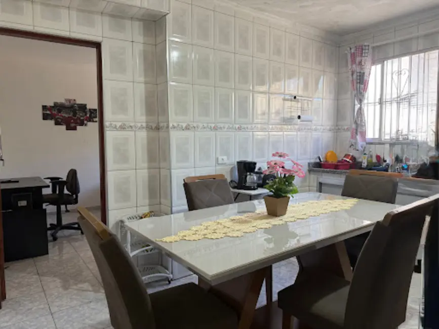 Sobrado com 6 quartos à venda, 160m2 em Jardim Tabatinga, Guarulhos - SP - imagem 8 Foto 8 de Sobrado com 6 quartos à venda, 160m2 em Jardim Tabatinga, Guarulhos - SP