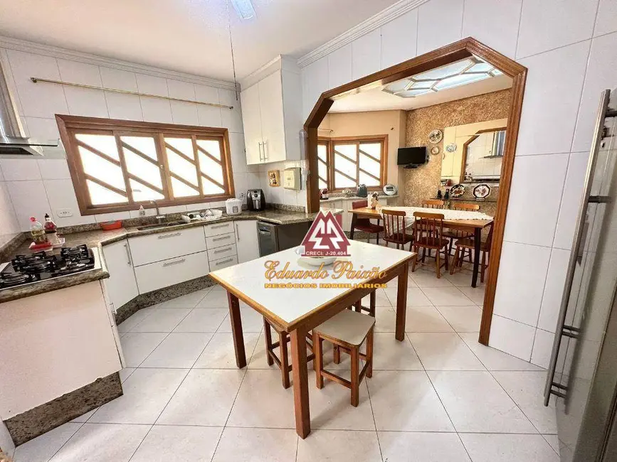 Sobrado com 3 quartos à venda, 166m2 em Vila São Judas Tadeu, Guarulhos - SP - imagem 8 Foto 8 de Sobrado com 3 quartos à venda, 166m2 em Vila São Judas Tadeu, Guarulhos - SP