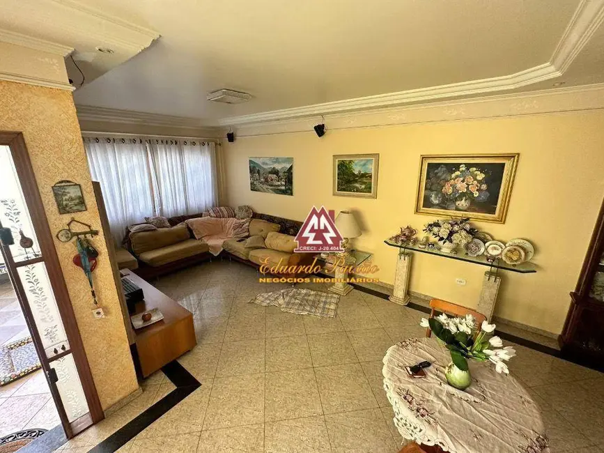Sobrado com 3 quartos à venda, 166m2 em Vila São Judas Tadeu, Guarulhos - SP - imagem 2 Foto 2 de Sobrado com 3 quartos à venda, 166m2 em Vila São Judas Tadeu, Guarulhos - SP