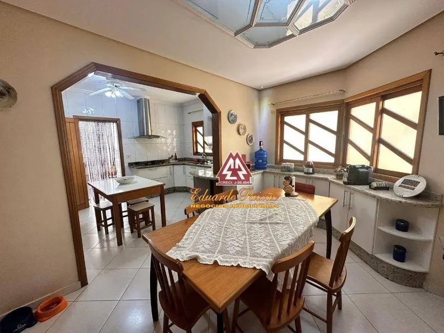 Sobrado com 3 quartos à venda, 166m2 em Vila São Judas Tadeu, Guarulhos - SP - imagem 6 Foto 6 de Sobrado com 3 quartos à venda, 166m2 em Vila São Judas Tadeu, Guarulhos - SP